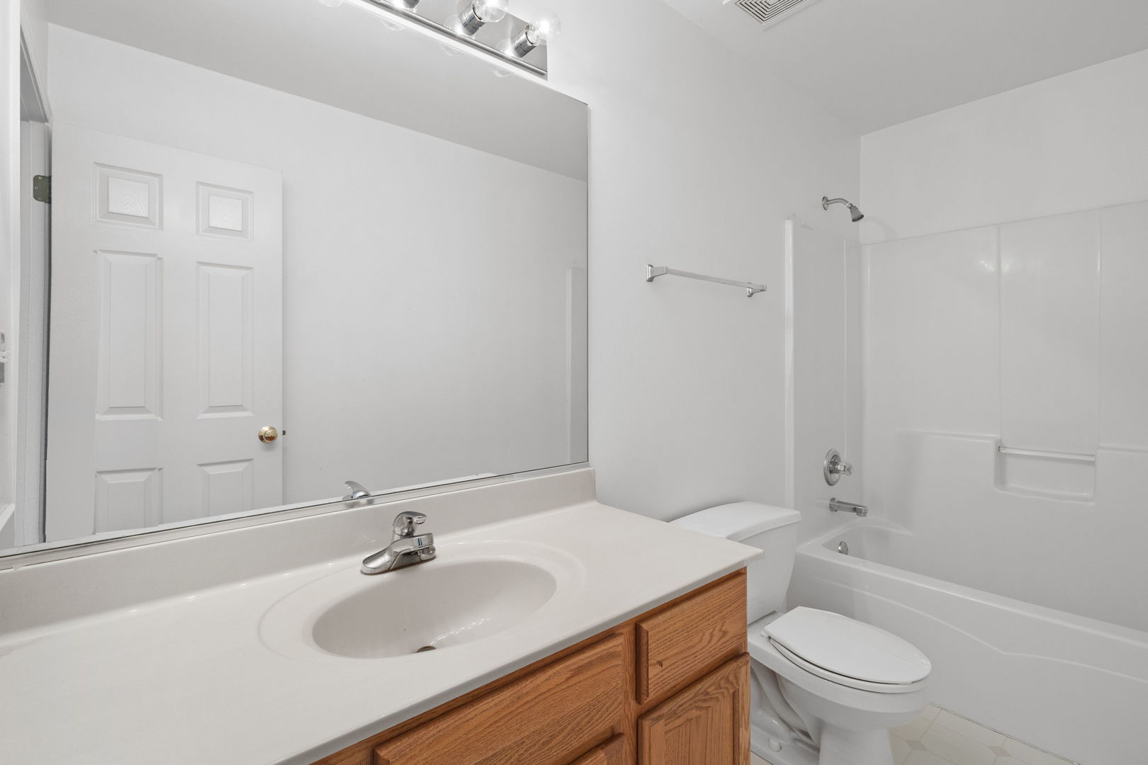 1405 Prairie Crossing Drive, West Chicago, IL 60185