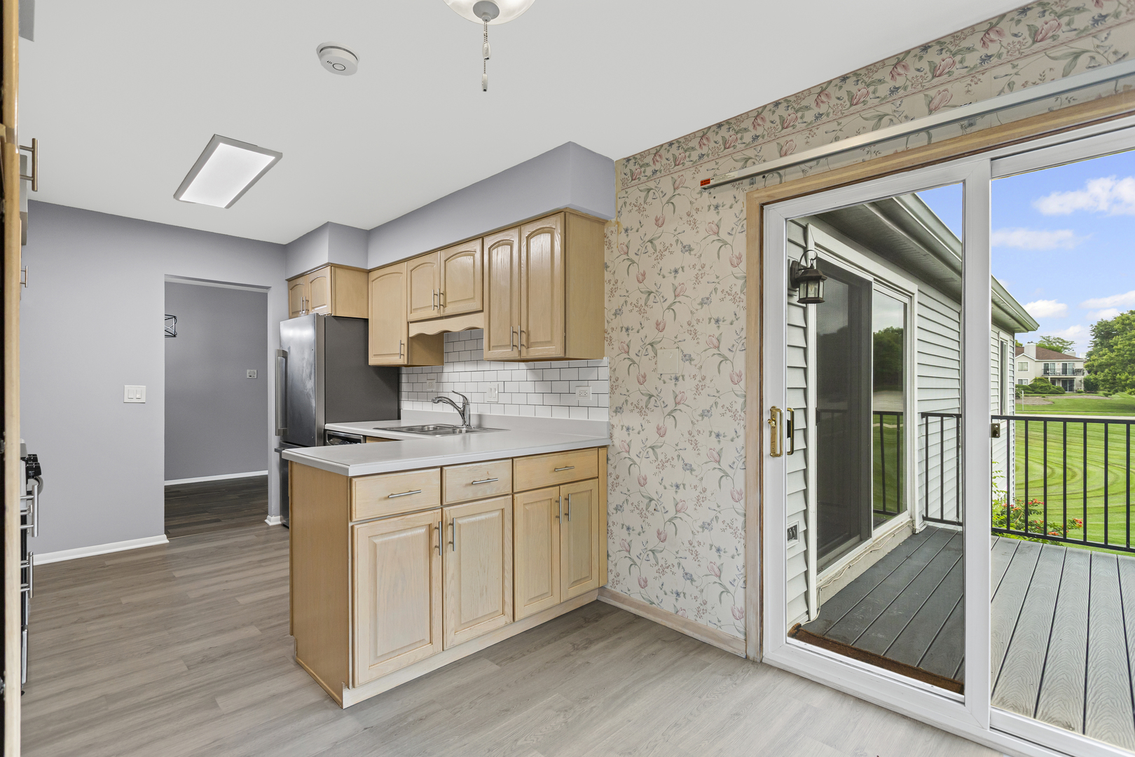 7050 Brighton Court #204, Woodridge, IL 60517
