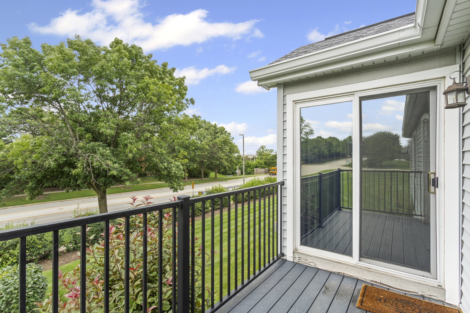 7050 Brighton Court #204, Woodridge, IL 60517