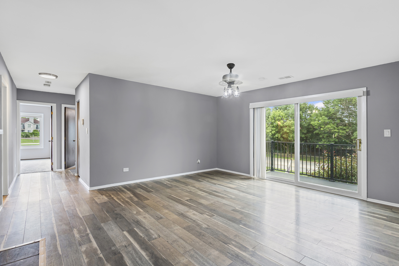 7050 Brighton Court #204, Woodridge, IL 60517