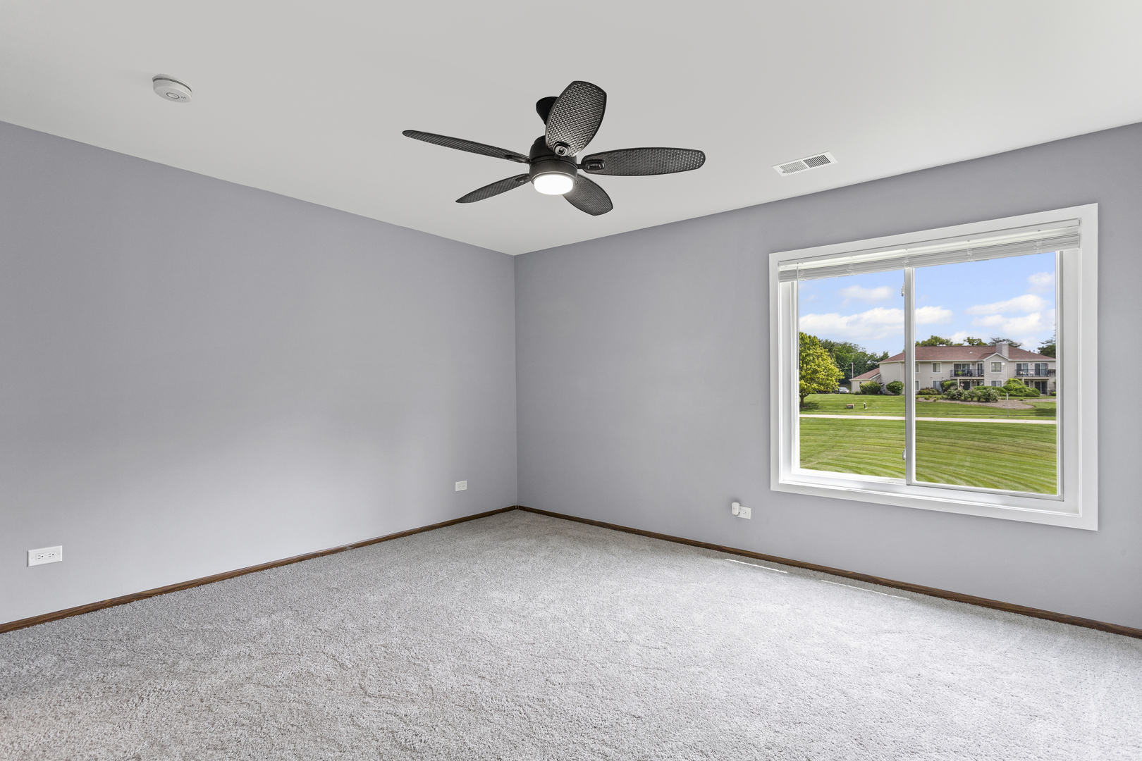 7050 Brighton Court #204, Woodridge, IL 60517