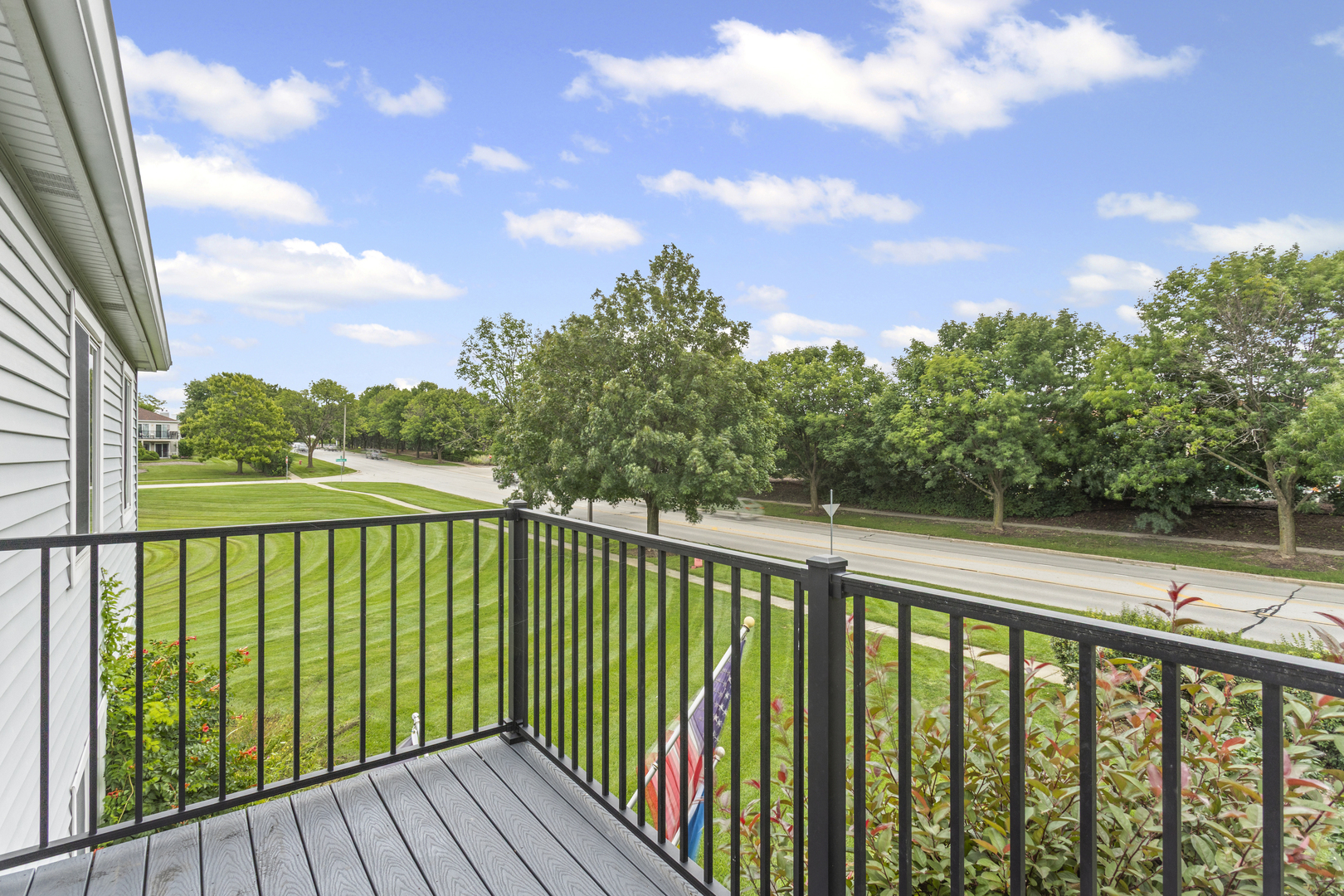 7050 Brighton Court #204, Woodridge, IL 60517