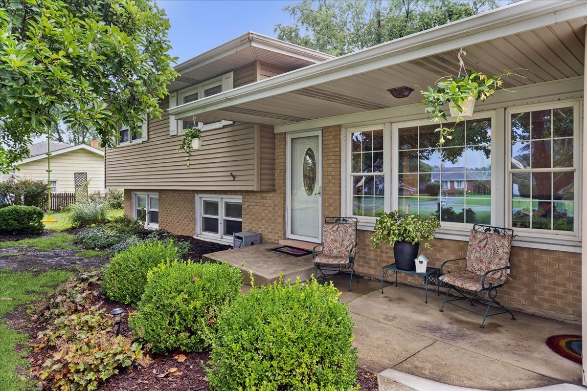 812 Cassie Drive, Joliet, IL 60435