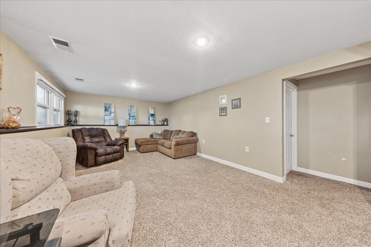812 Cassie Drive, Joliet, IL 60435