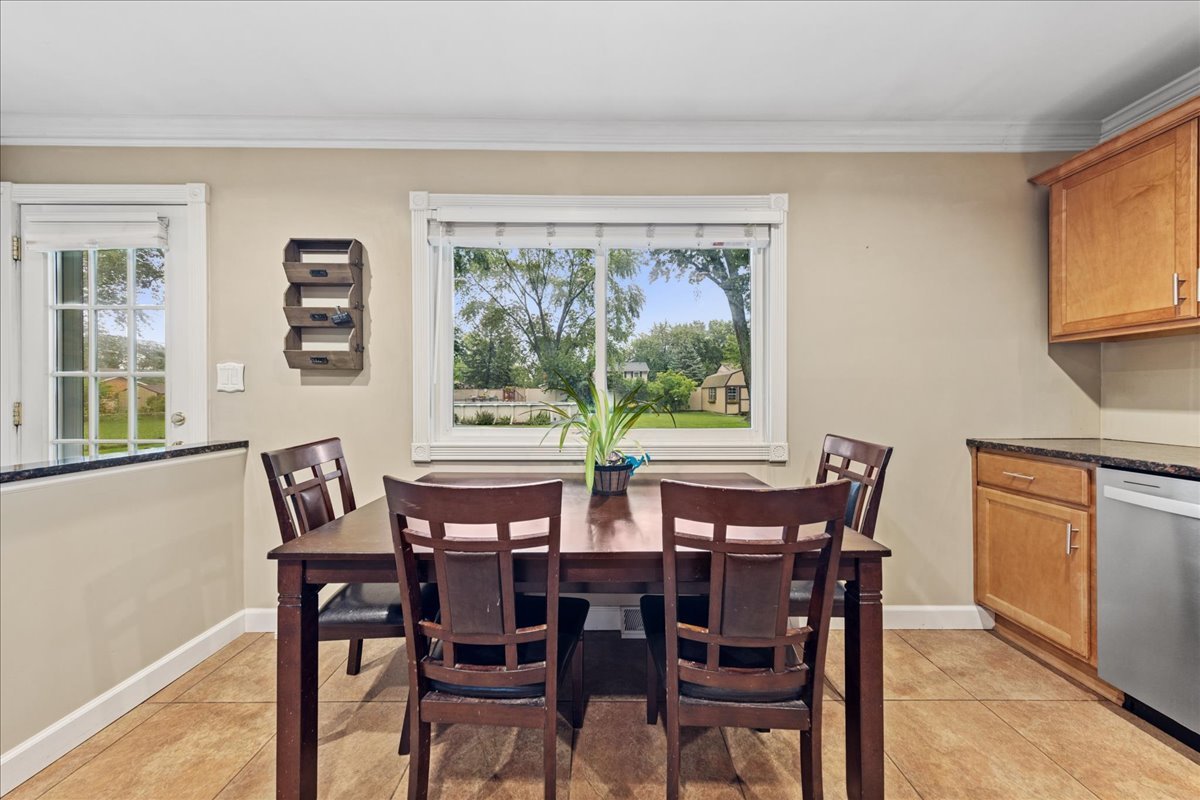 812 Cassie Drive, Joliet, IL 60435