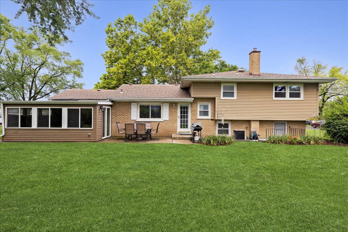 812 Cassie Drive, Joliet, IL 60435