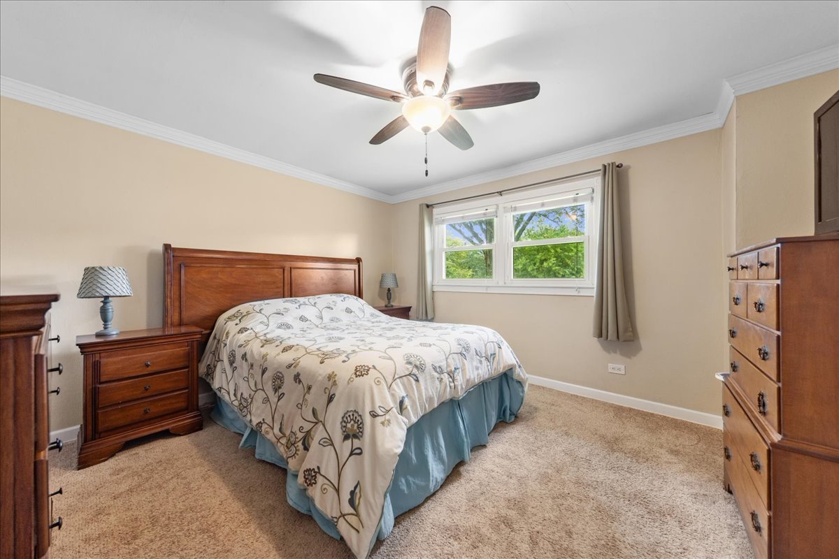 812 Cassie Drive, Joliet, IL 60435