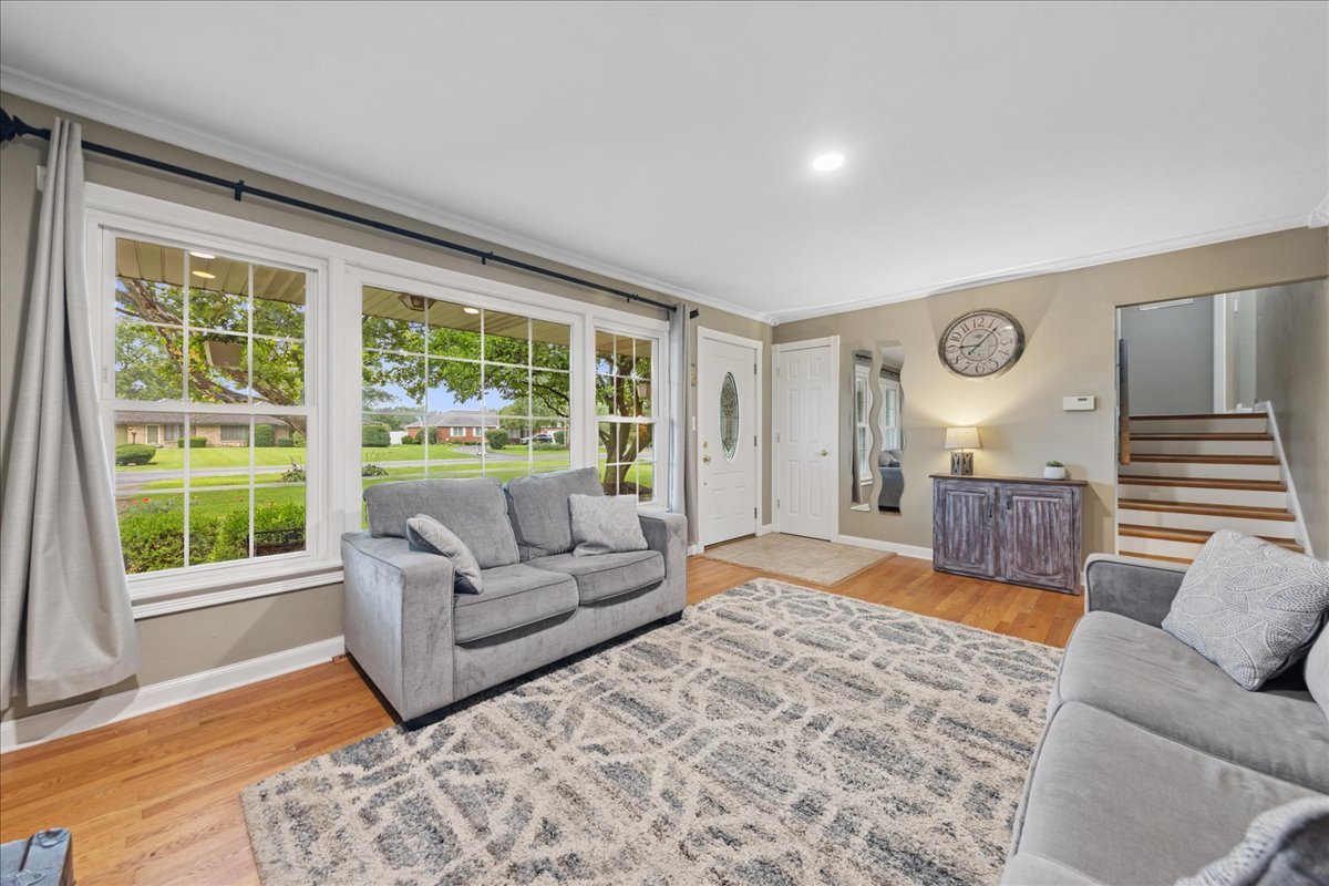 812 Cassie Drive, Joliet, IL 60435