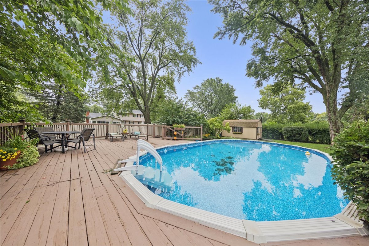 812 Cassie Drive, Joliet, IL 60435