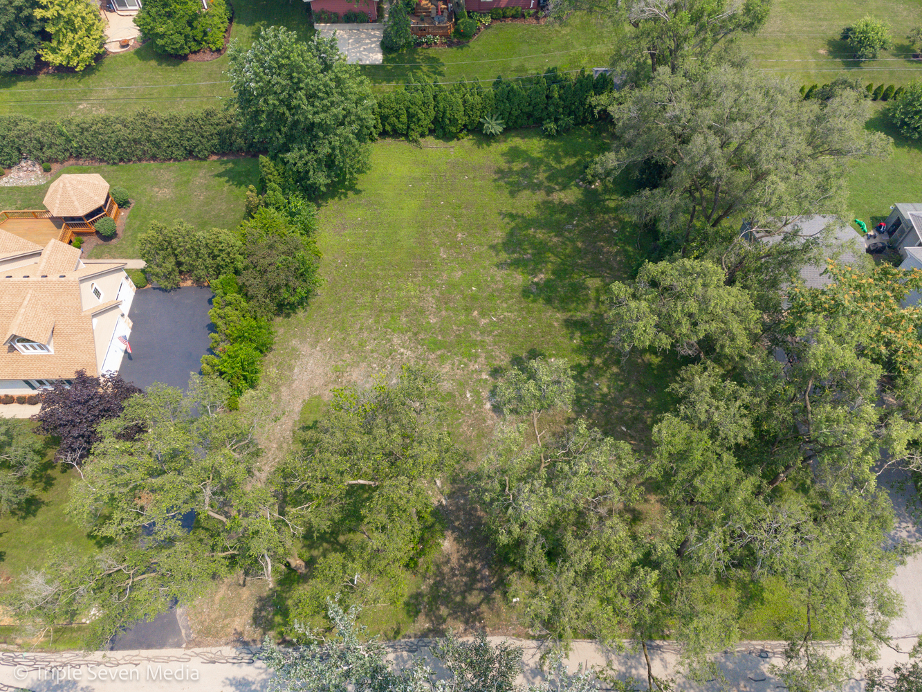 7213 Giddings Avenue, Burr Ridge, IL 60527