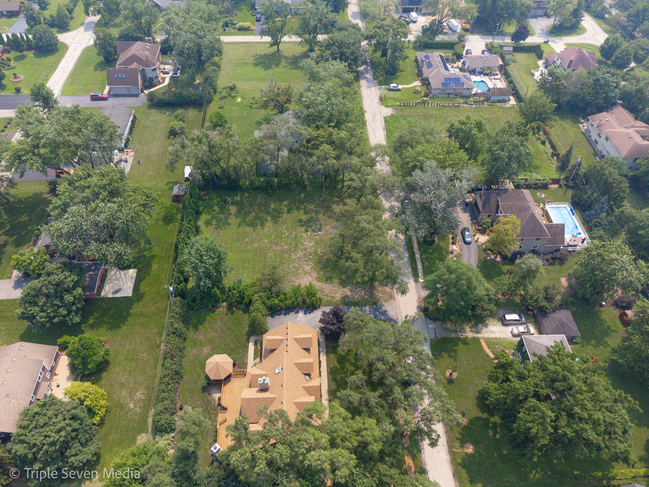7213 Giddings Avenue, Burr Ridge, IL 60527