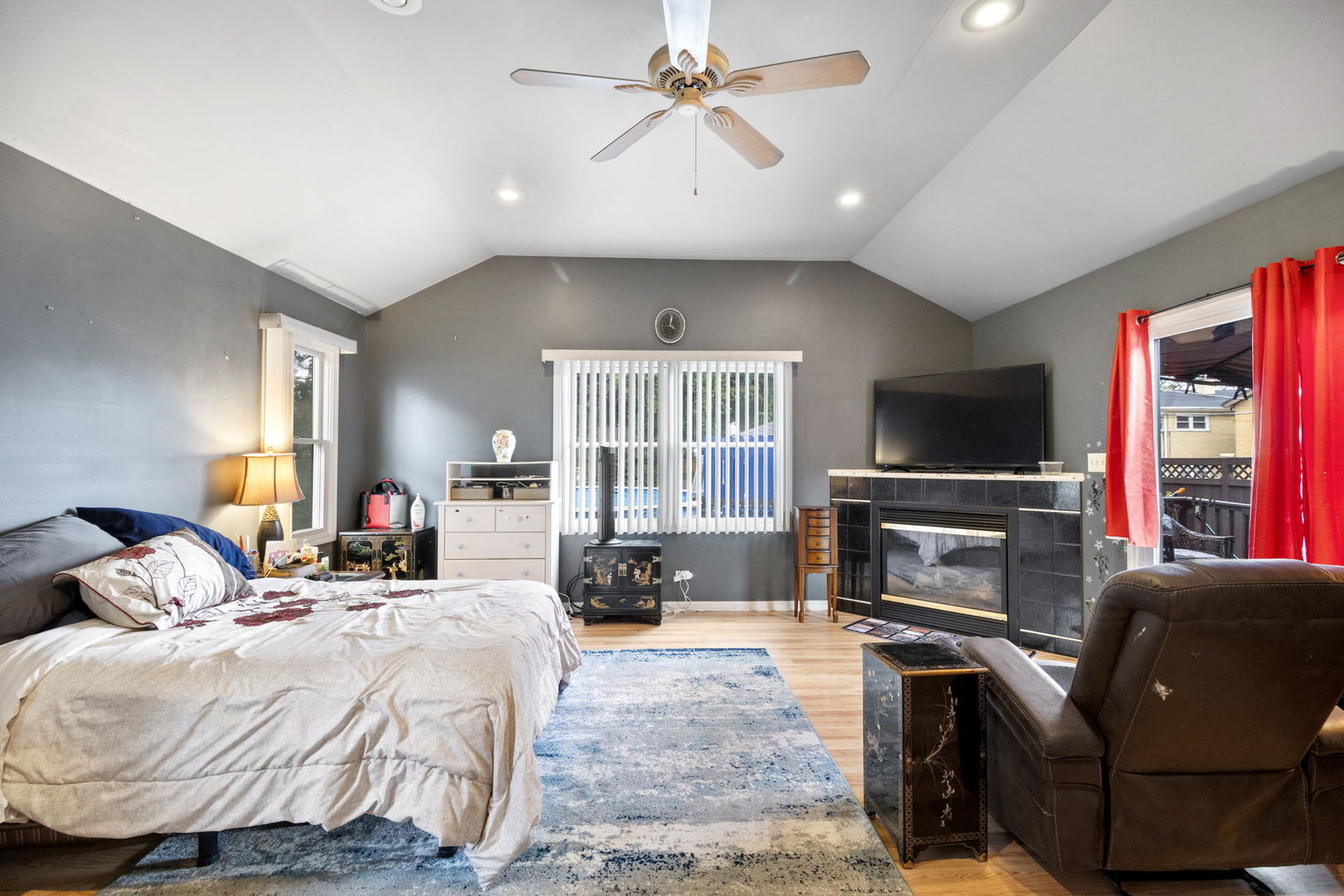 11 N Grant Street, Westmont, IL 60559