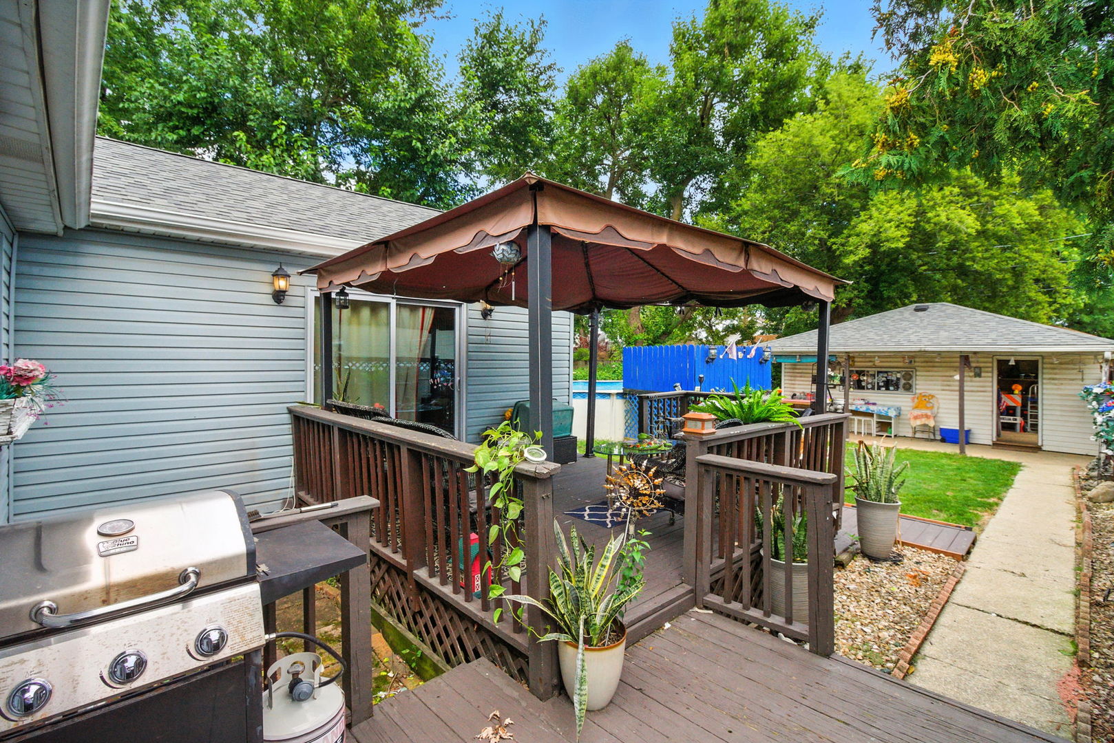 11 N Grant Street, Westmont, IL 60559