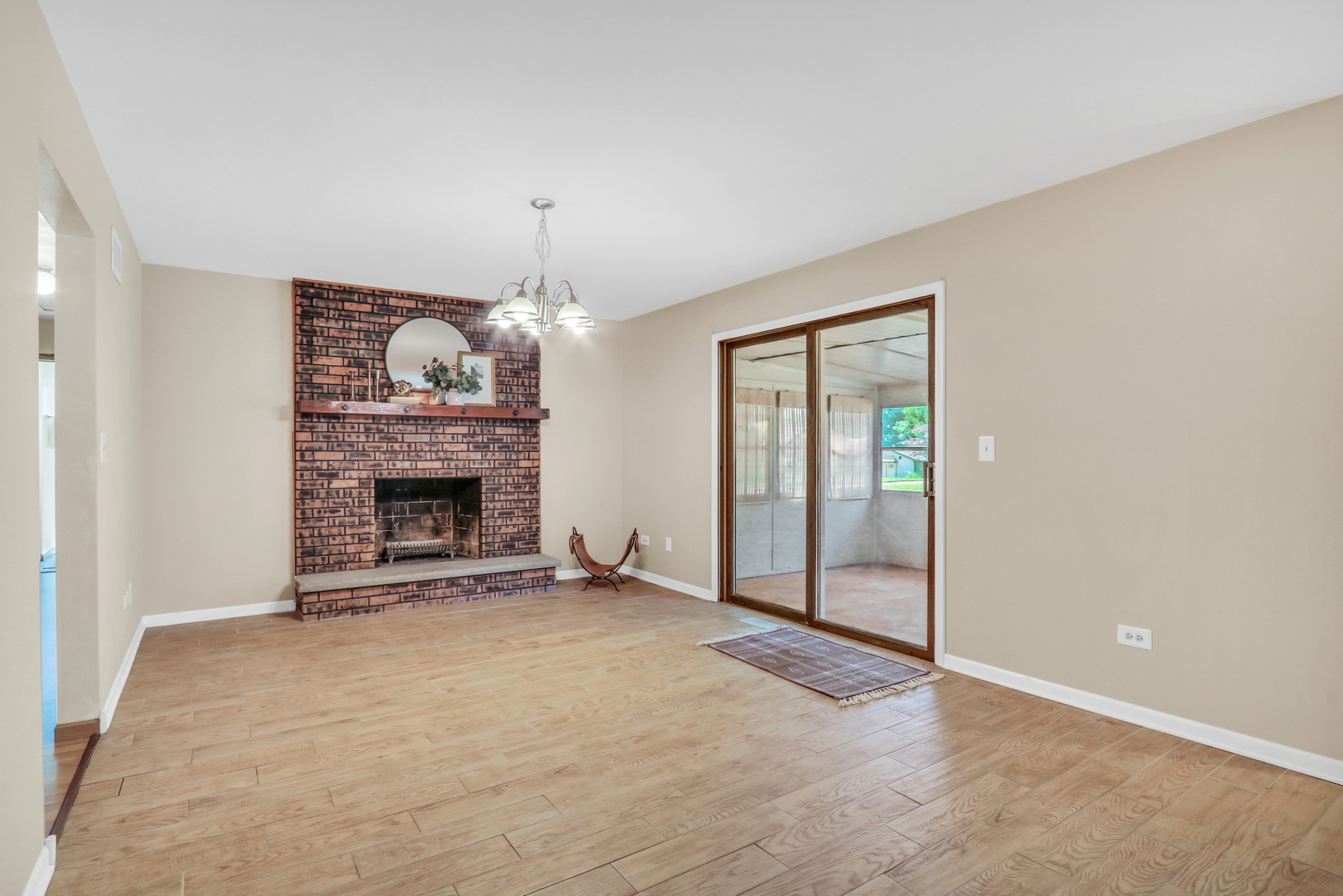1856 Magnolia Avenue, Gurnee, IL 60031