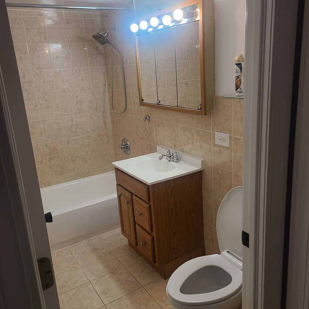 1019 N Boxwood Drive #108, Mount Prospect, IL 60056