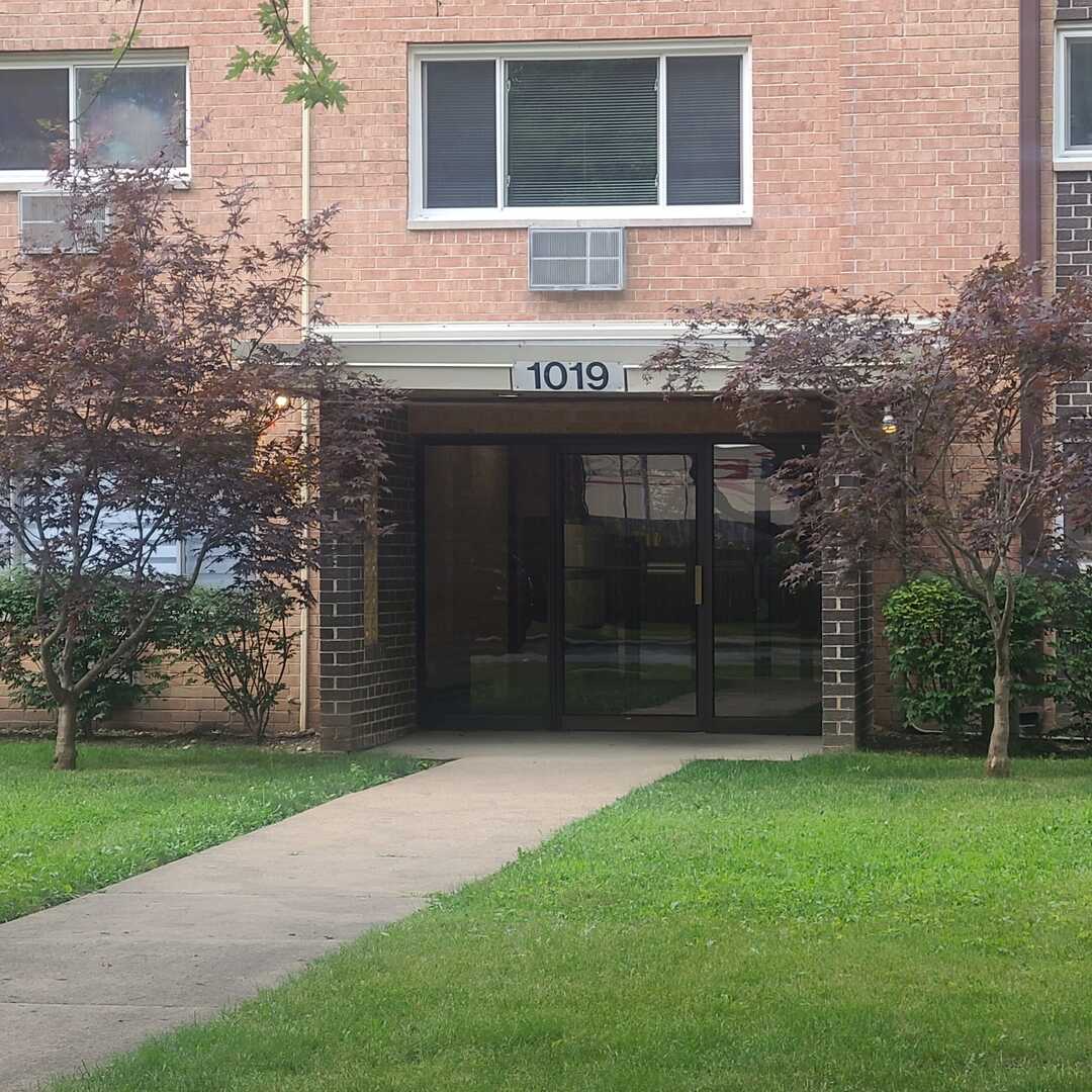 1019 N Boxwood Drive #108, Mount Prospect, IL 60056