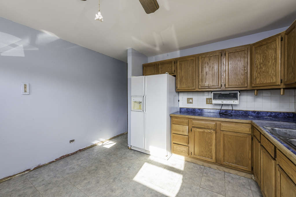 1900 Longmeadow Drive, Lindenhurst, IL 60046