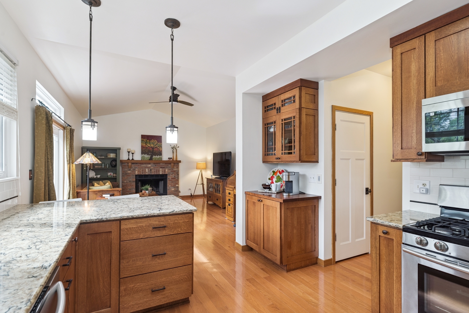 355 Buckingham Drive, Grayslake, IL 60030