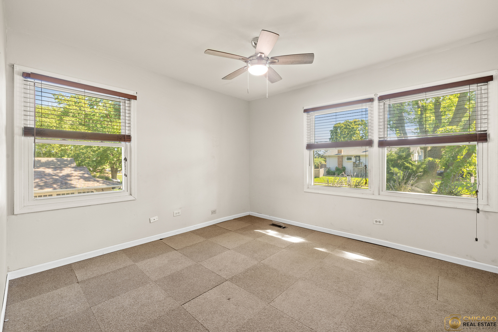 486 Hiawatha Drive, Carol Stream, IL 60188