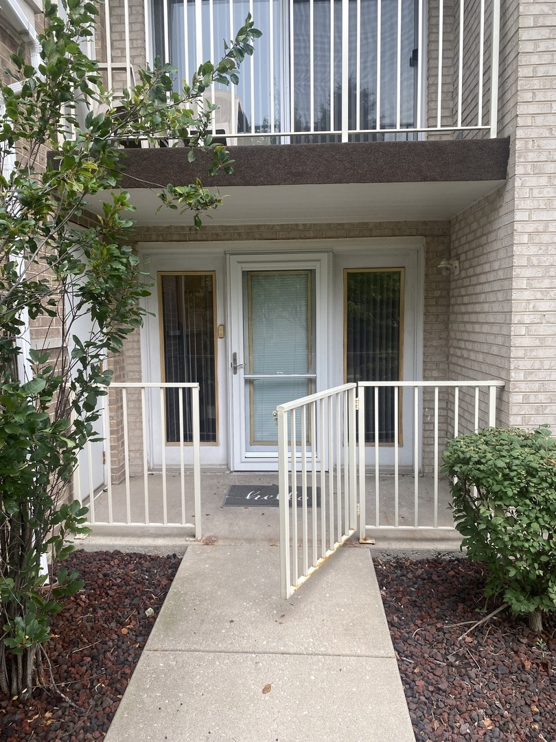4244 W 77th Street #102, Chicago, IL 60652