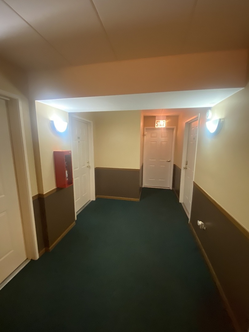 4244 W 77th Street #102, Chicago, IL 60652