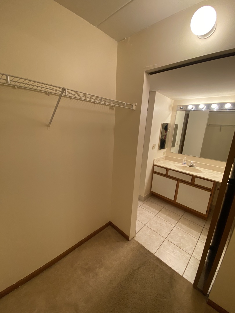 4244 W 77th Street #102, Chicago, IL 60652