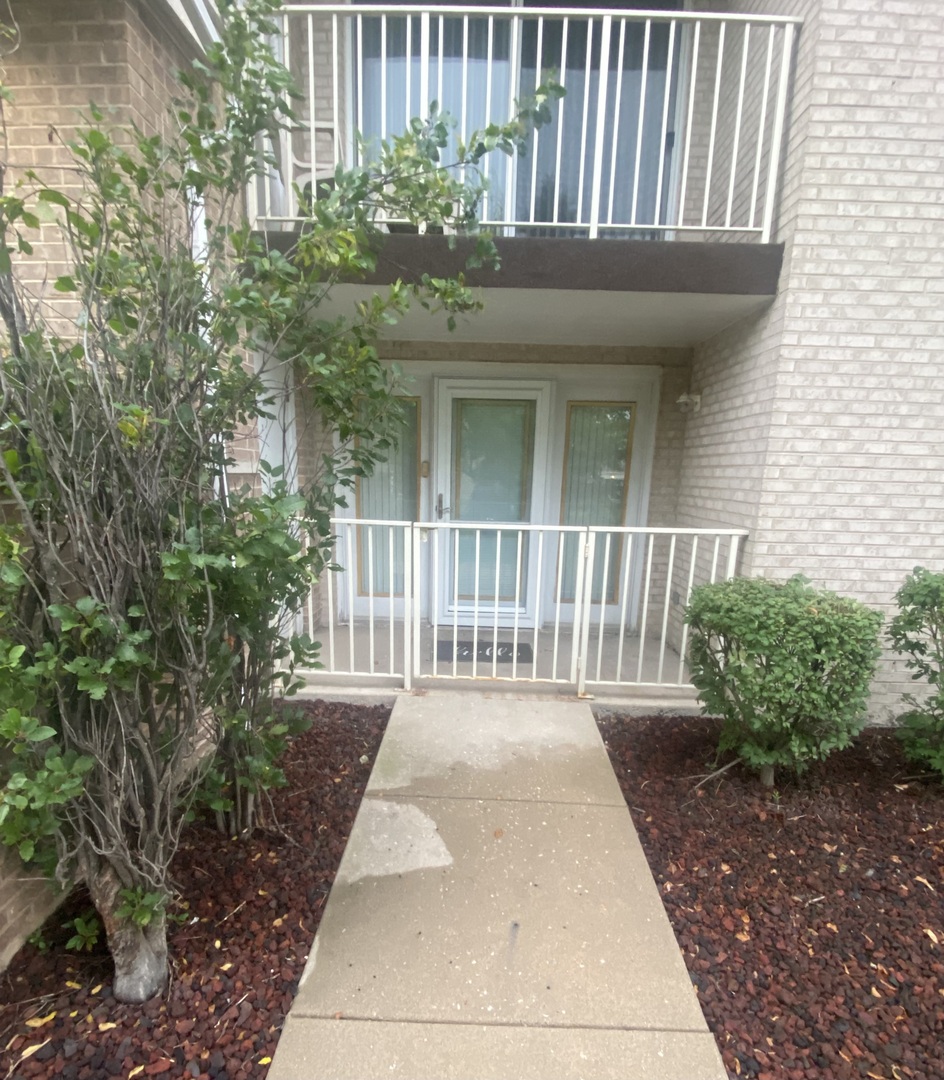 4244 W 77th Street #102, Chicago, IL 60652