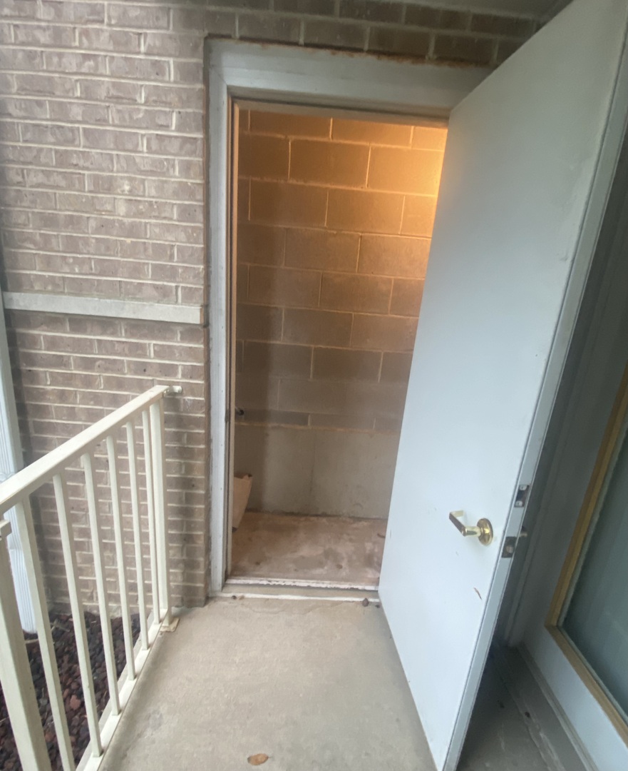 4244 W 77th Street #102, Chicago, IL 60652