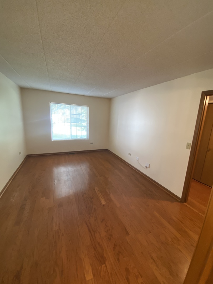 4244 W 77th Street #102, Chicago, IL 60652