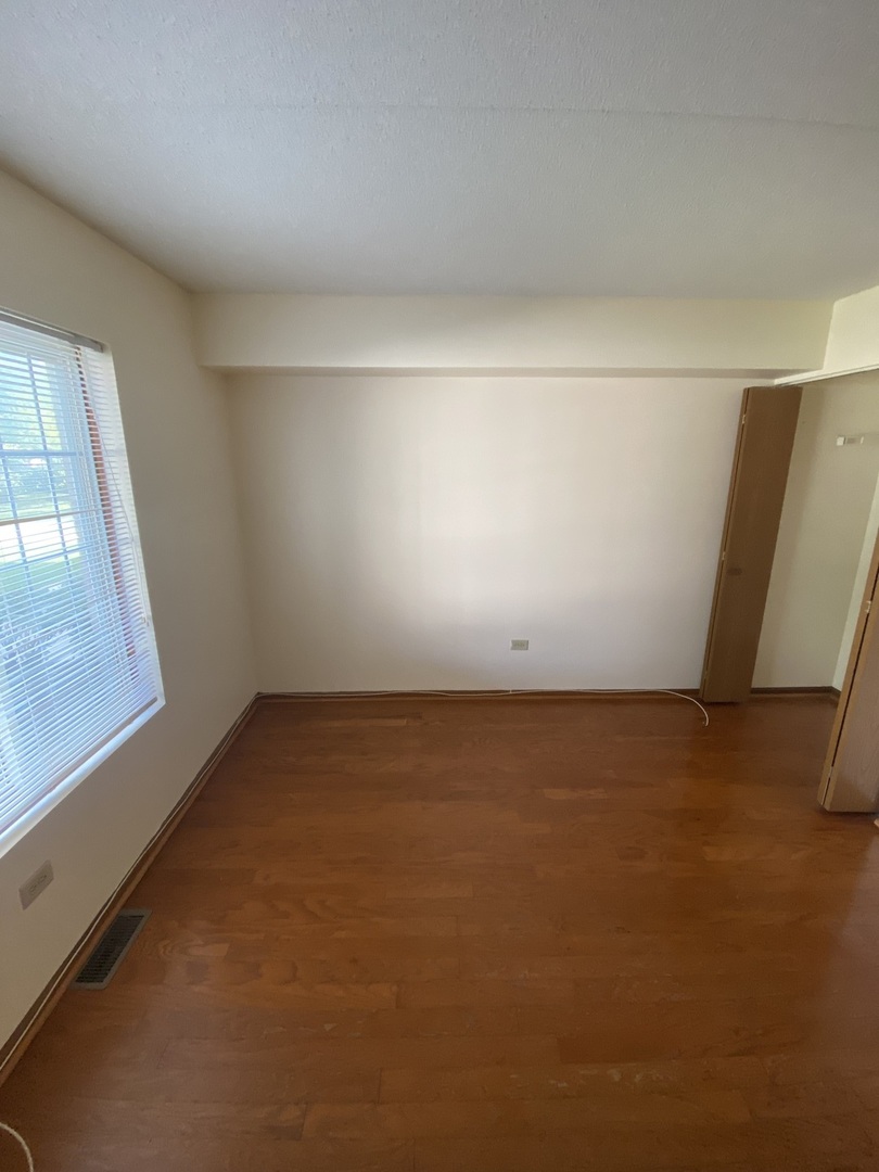 4244 W 77th Street #102, Chicago, IL 60652