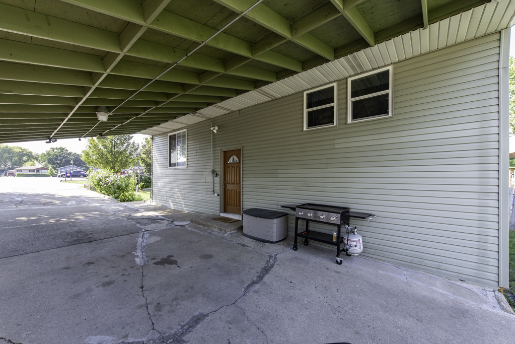 13 N Pioneer Road, Waukegan, IL 60085