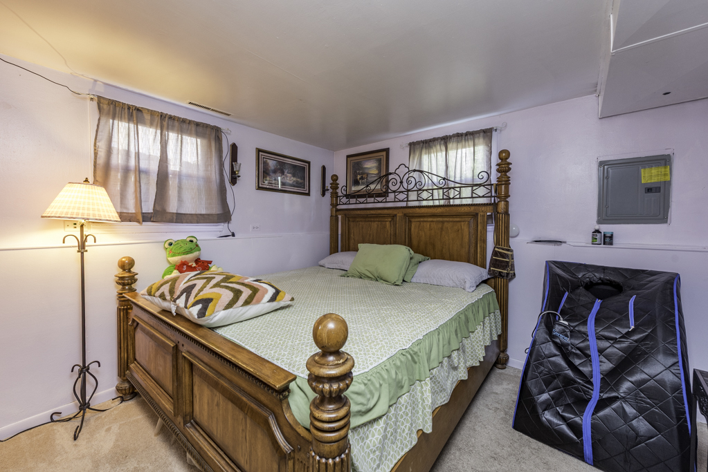 13 N Pioneer Road, Waukegan, IL 60085
