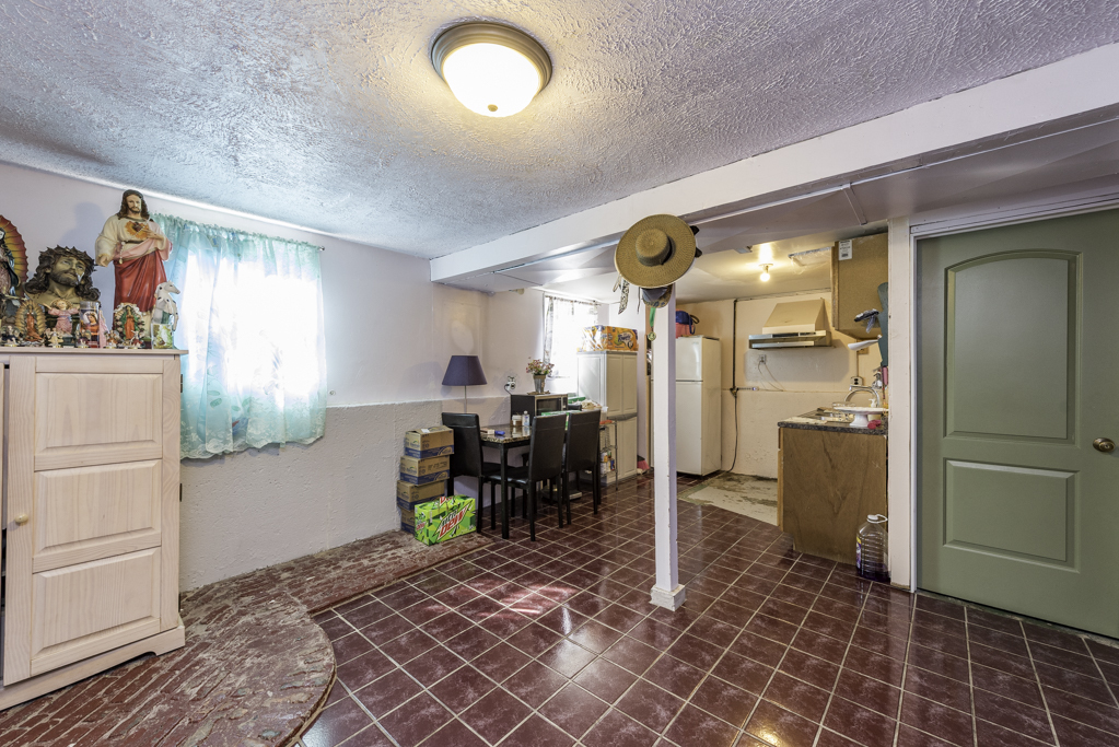 13 N Pioneer Road, Waukegan, IL 60085