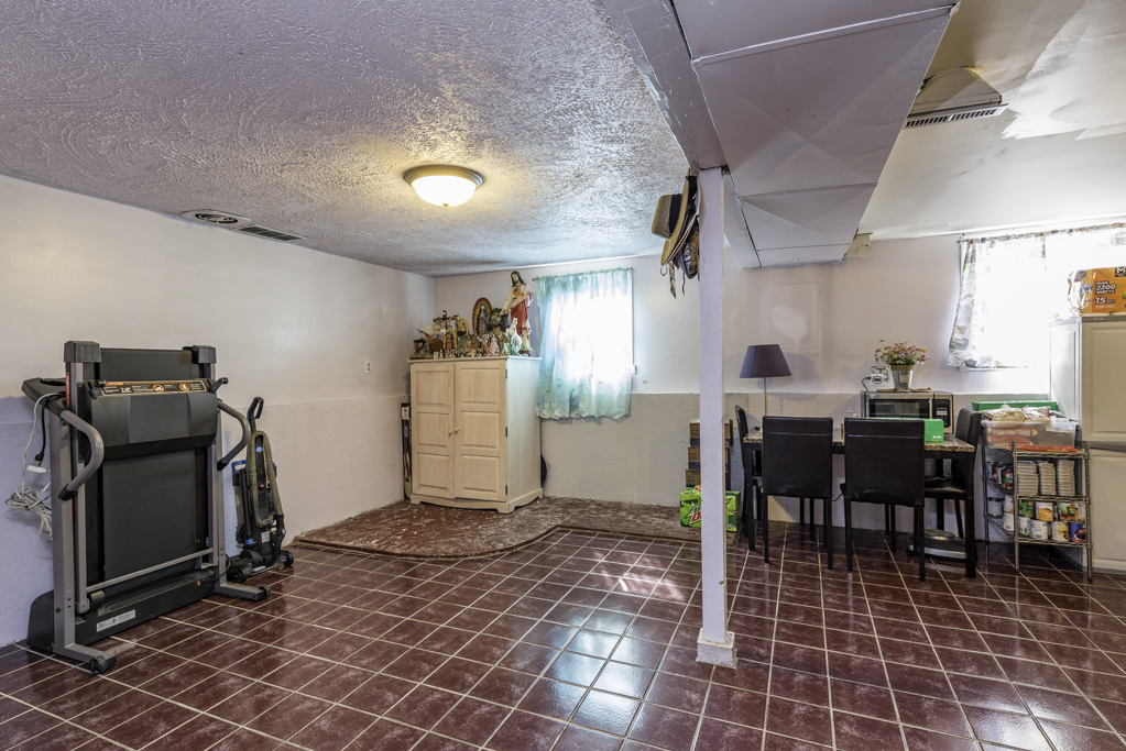 13 N Pioneer Road, Waukegan, IL 60085