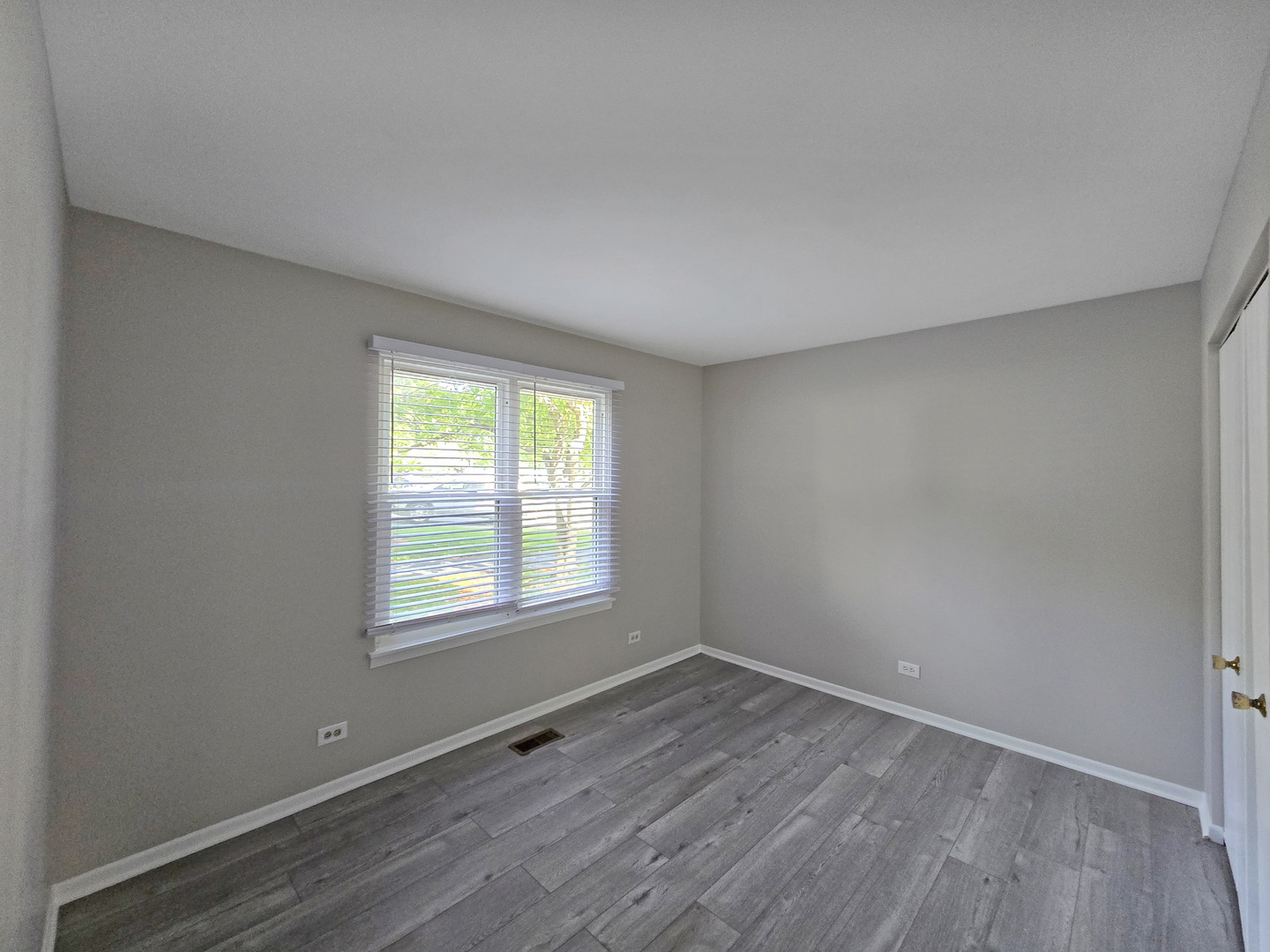 1349 Ridgefield Circle #1349, Carol Stream, IL 60188