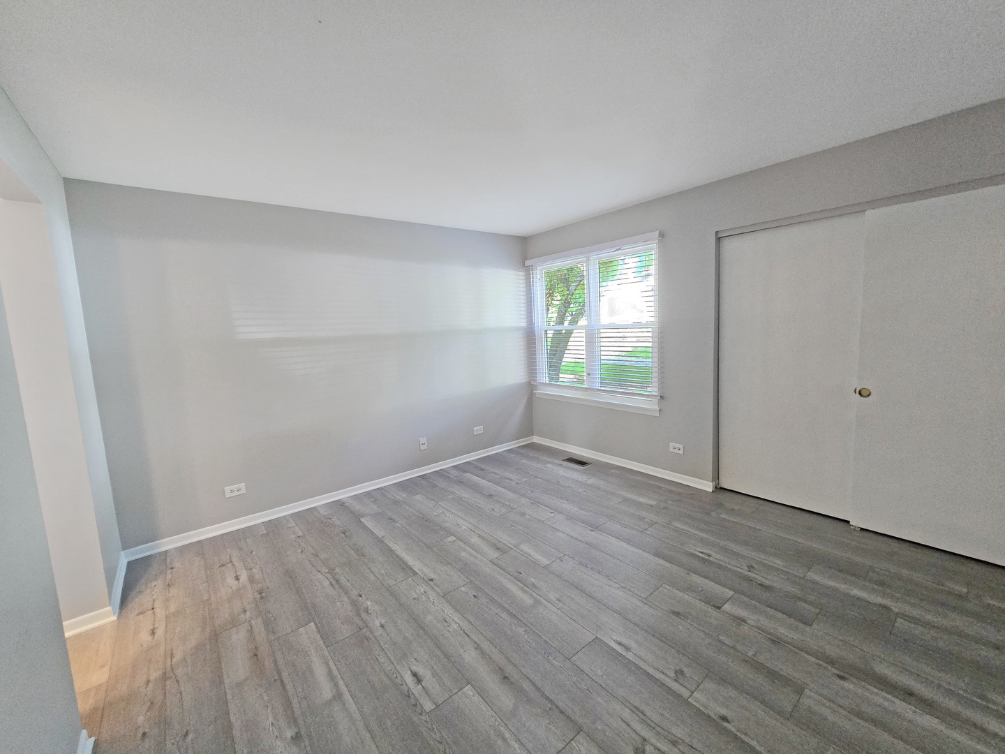 1349 Ridgefield Circle #1349, Carol Stream, IL 60188