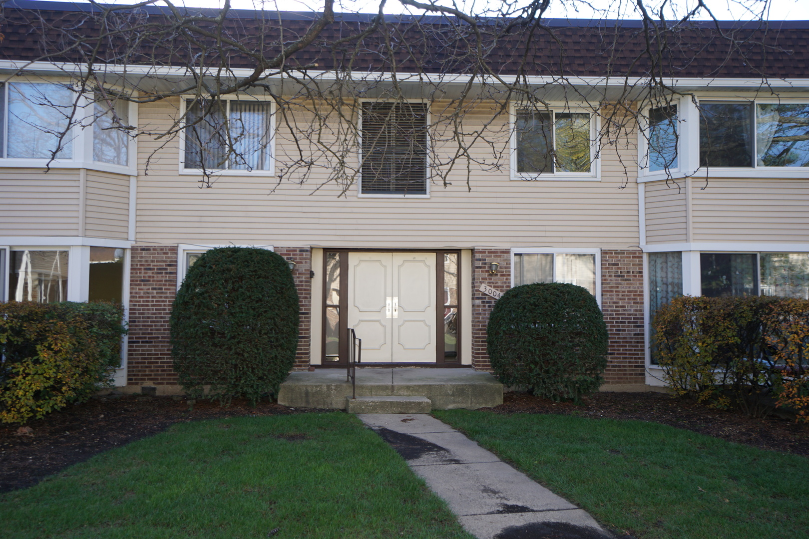 3004 ROBERTS Drive #5, Woodridge, IL 60517