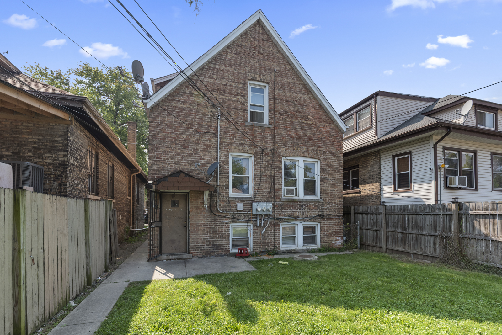 6935 S Campbell Avenue, Chicago, IL 60629