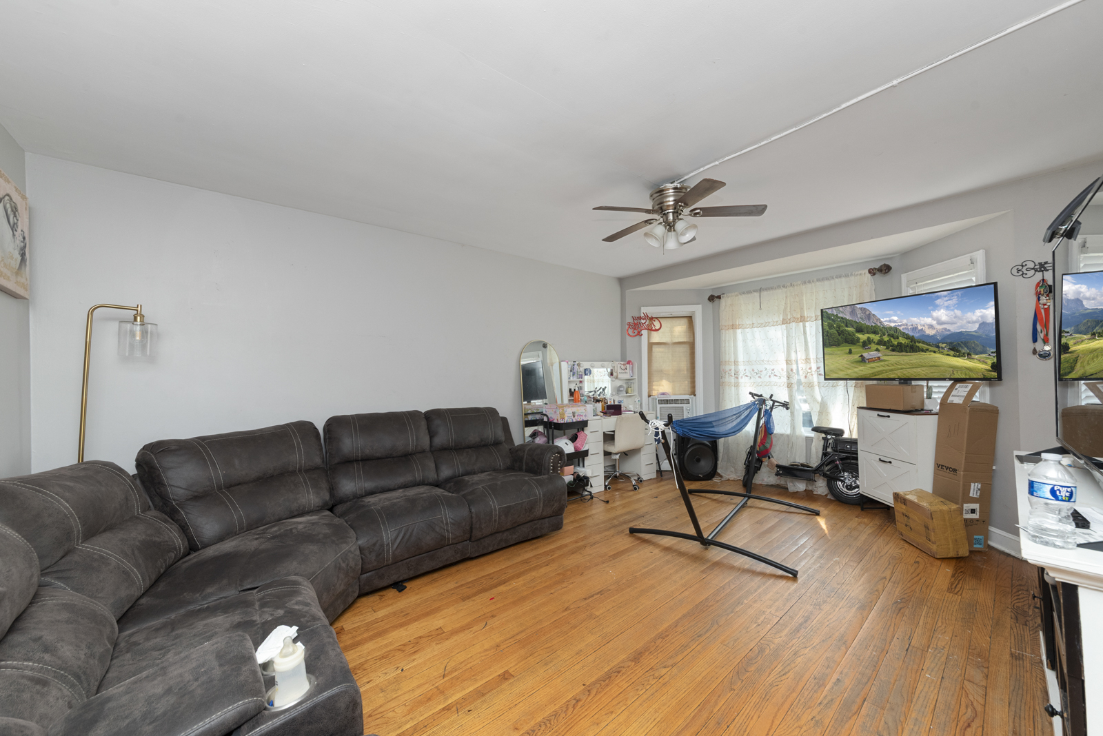 6935 S Campbell Avenue, Chicago, IL 60629