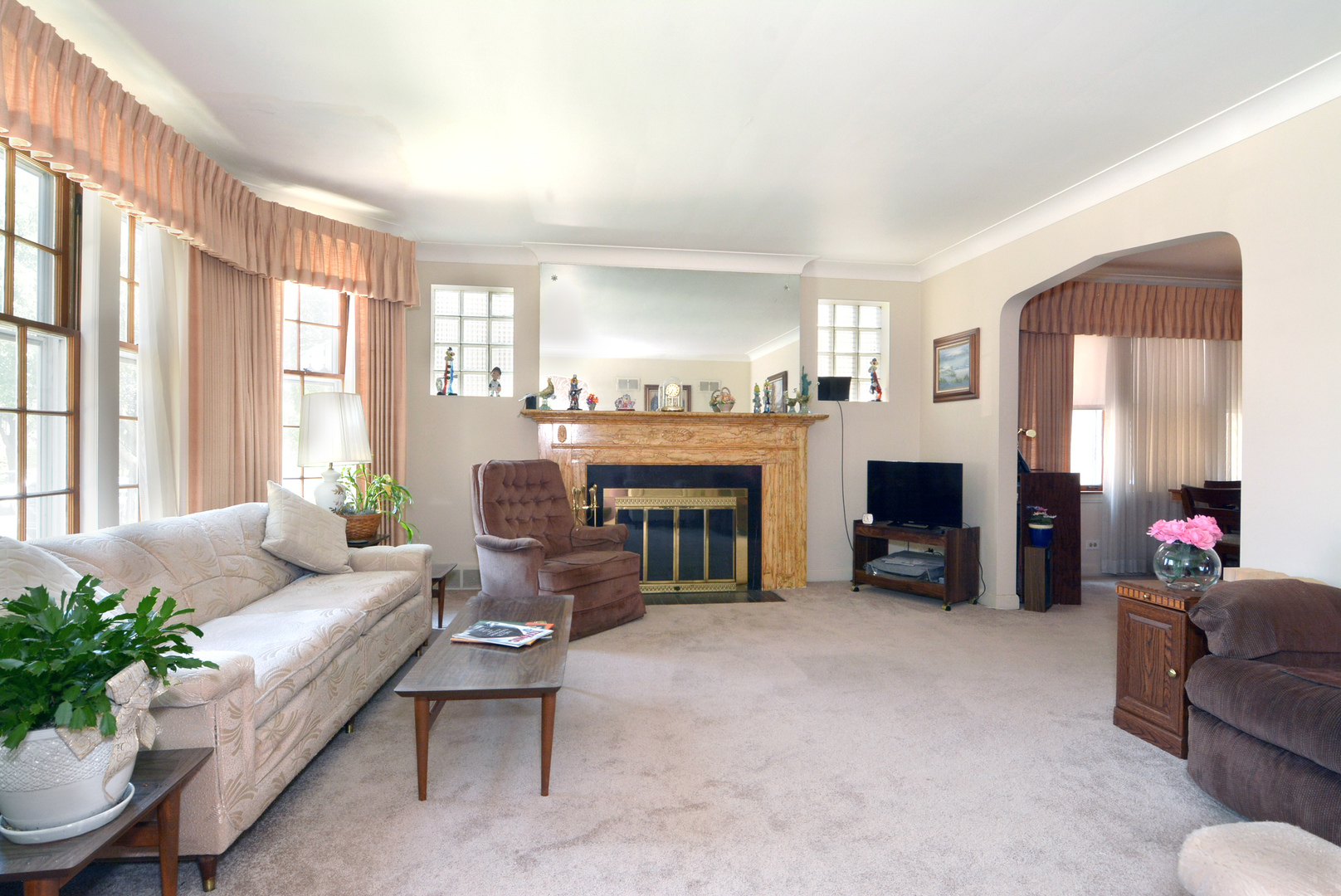 6231 W Holbrook Street, Chicago, IL 60646