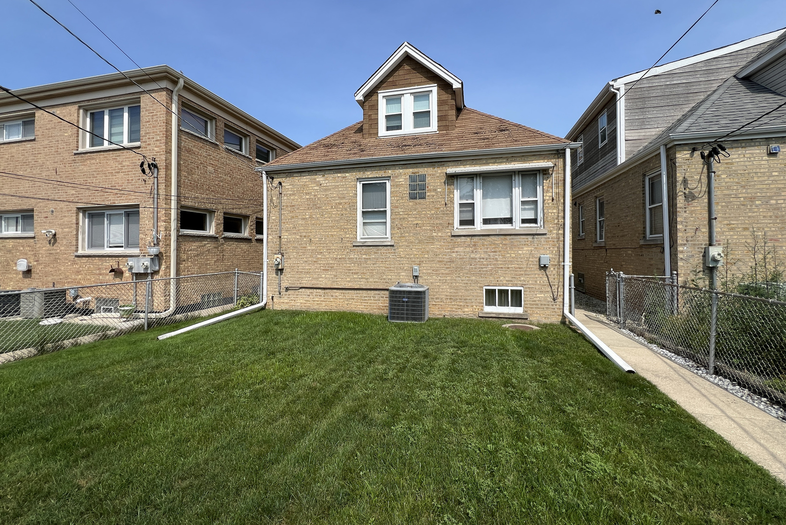 6231 W Holbrook Street, Chicago, IL 60646