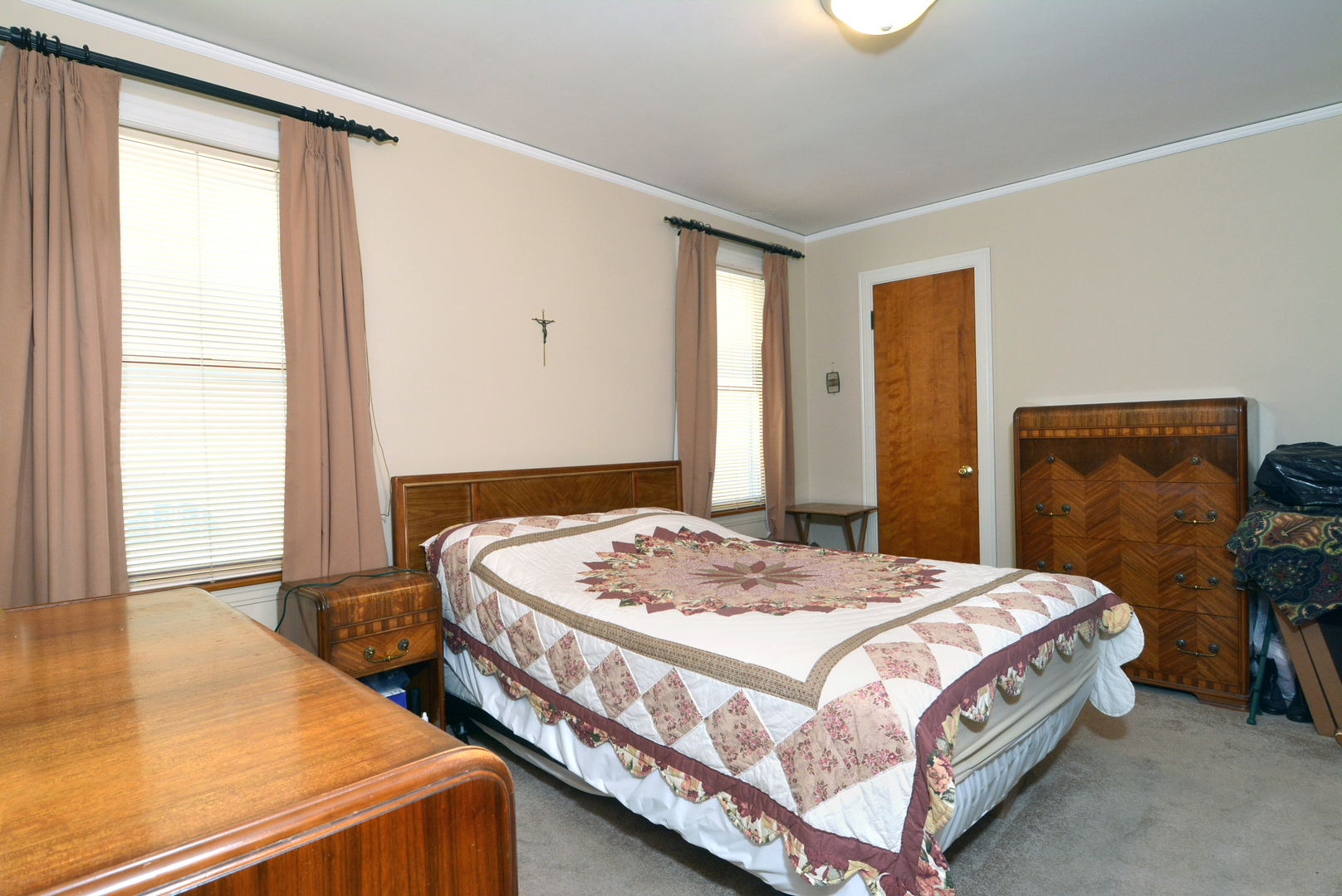 6231 W Holbrook Street, Chicago, IL 60646
