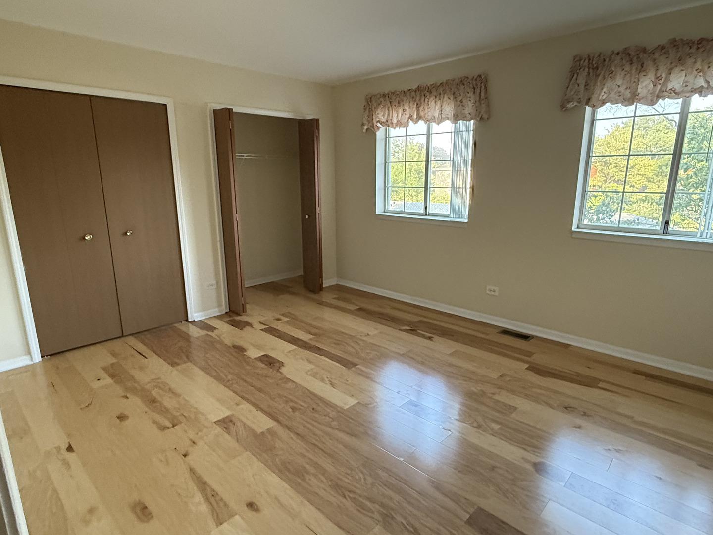 1348 S Lorraine Road #E, Wheaton, IL 60187