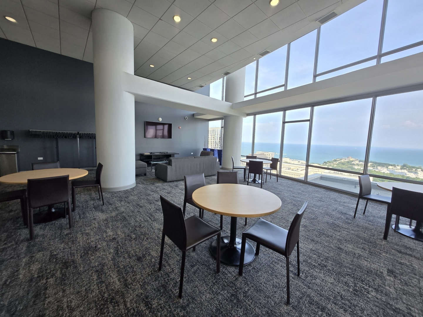 100 E 14th Street #2703, Chicago, IL 60605