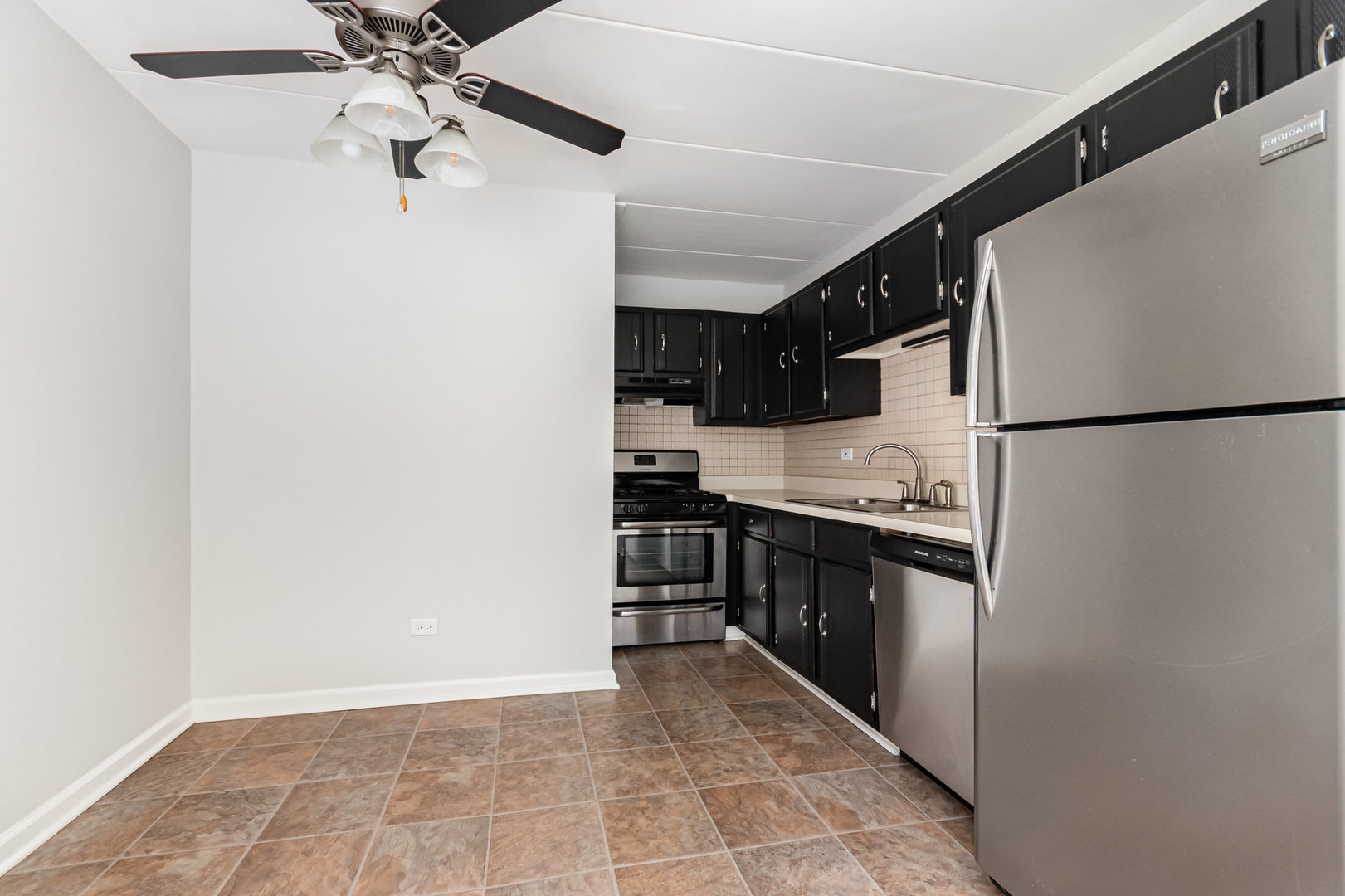 5340 Waterbury Court #2103, Crestwood, IL 60418