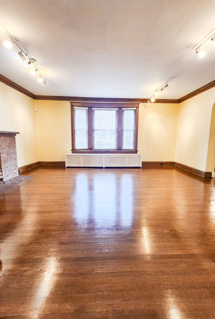 7225 S Yates Boulevard, Chicago, IL 60649