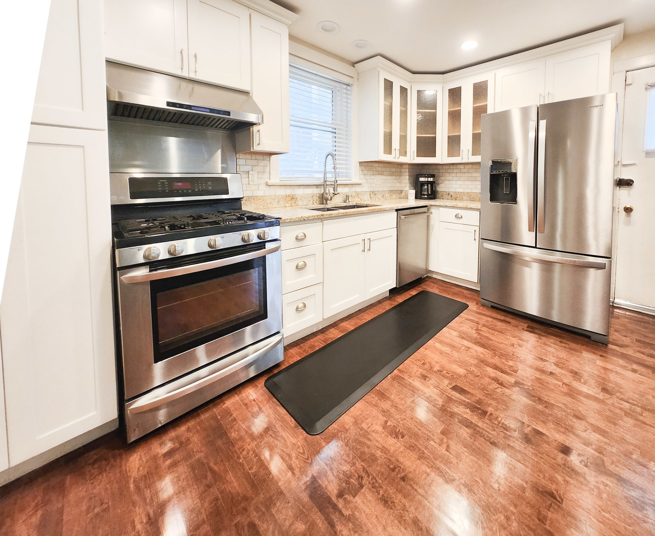 7225 S Yates Boulevard, Chicago, IL 60649