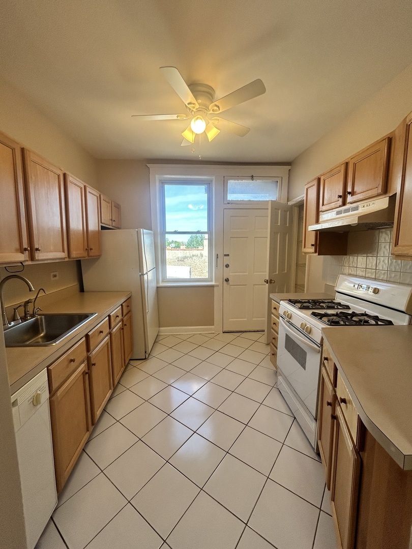 3618 W Ainslie Street #3W, Chicago, IL 60625