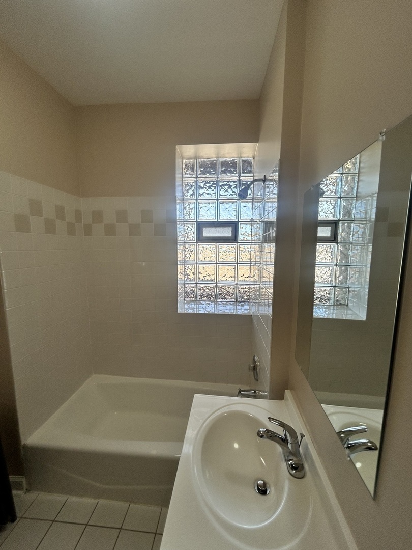 3618 W Ainslie Street #3W, Chicago, IL 60625