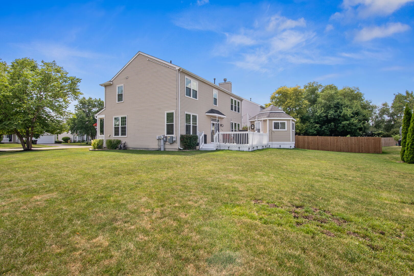 188 S Forest Cove Drive, Round Lake, IL 60073
